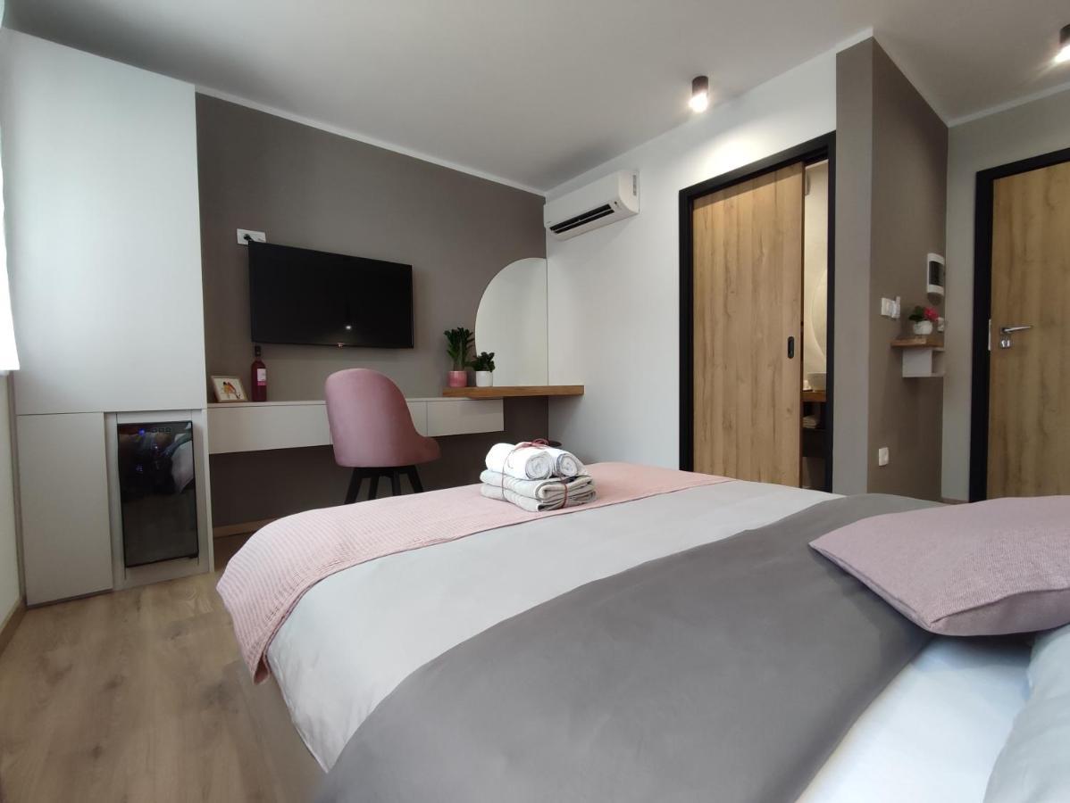 Boutique Rooms By Petric Winery Dobravlje Buitenkant foto