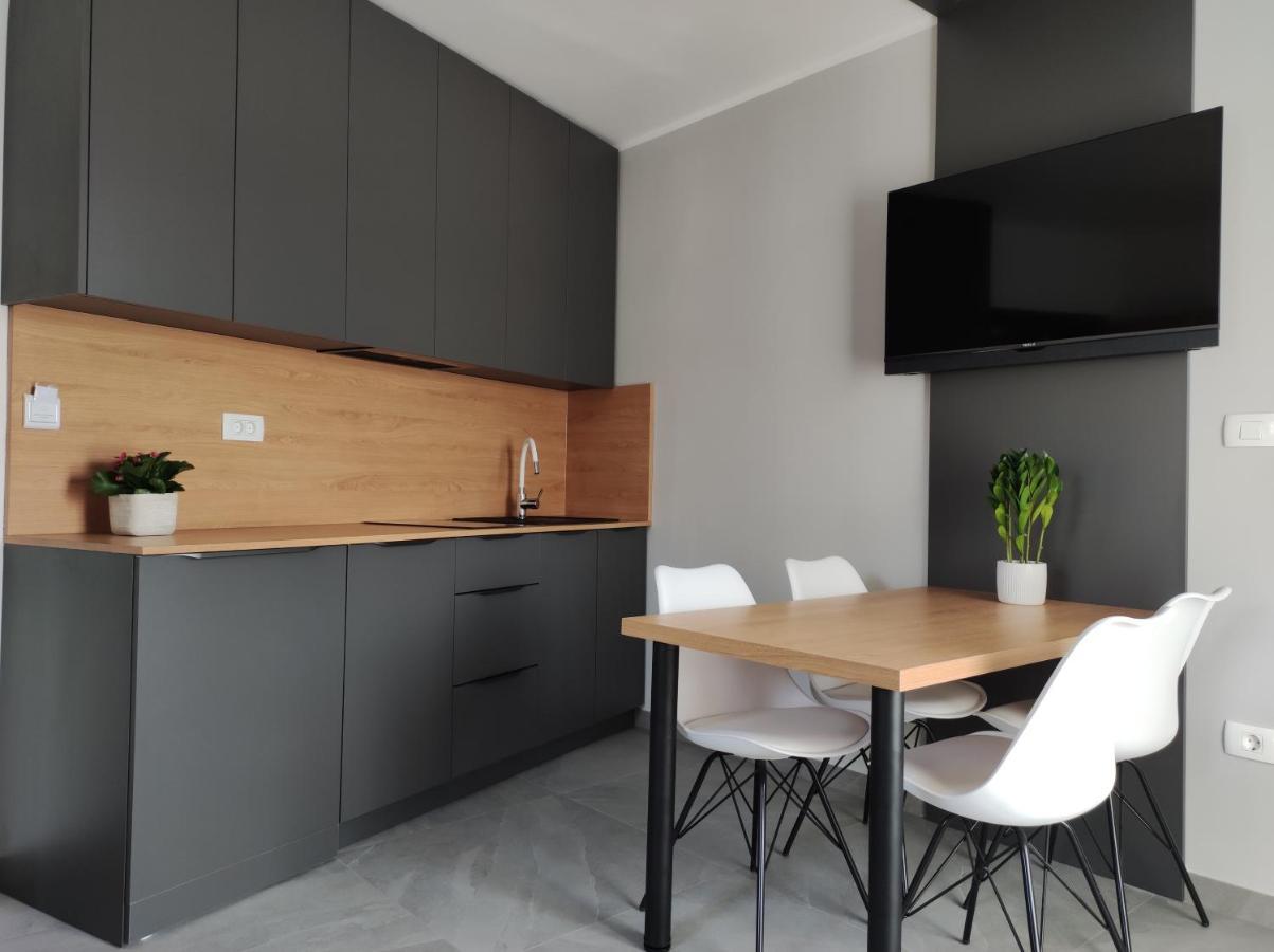 Boutique Rooms By Petric Winery Dobravlje Buitenkant foto