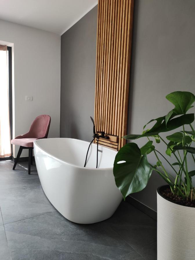 Boutique Rooms By Petric Winery Dobravlje Buitenkant foto