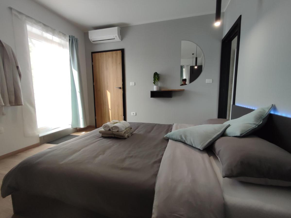 Boutique Rooms By Petric Winery Dobravlje Buitenkant foto