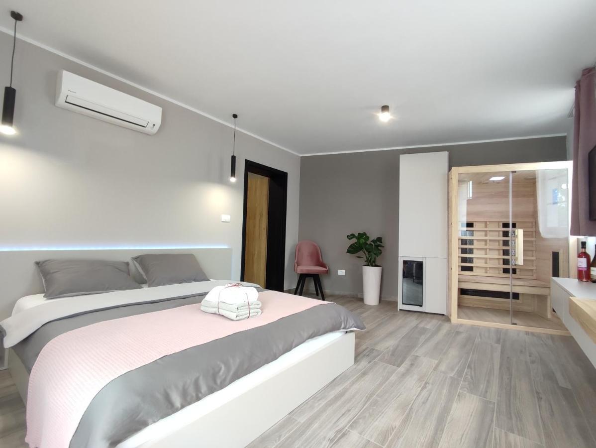 Boutique Rooms By Petric Winery Dobravlje Buitenkant foto