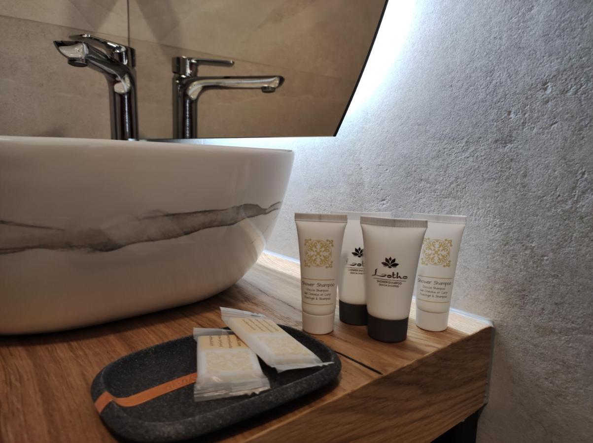 Boutique Rooms By Petric Winery Dobravlje Buitenkant foto