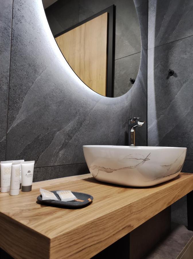 Boutique Rooms By Petric Winery Dobravlje Buitenkant foto